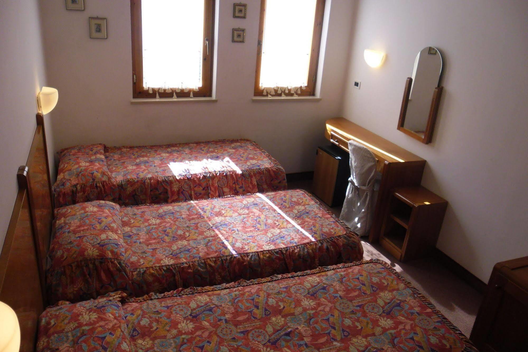 Hotel Ristorante Farneta Κορτόνα Εξωτερικό φωτογραφία