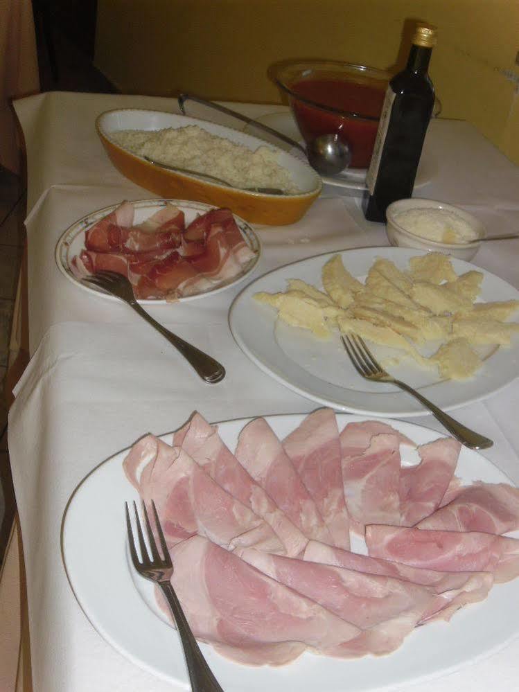 Hotel Ristorante Farneta Κορτόνα Εξωτερικό φωτογραφία